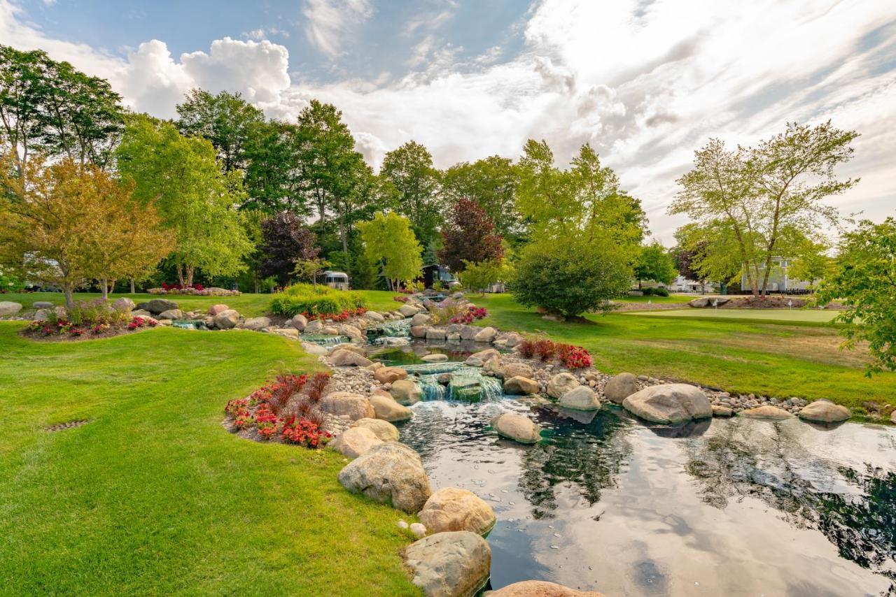 Sun Outdoors Petoskey Bay Harbor Hotel Ngoại thất bức ảnh