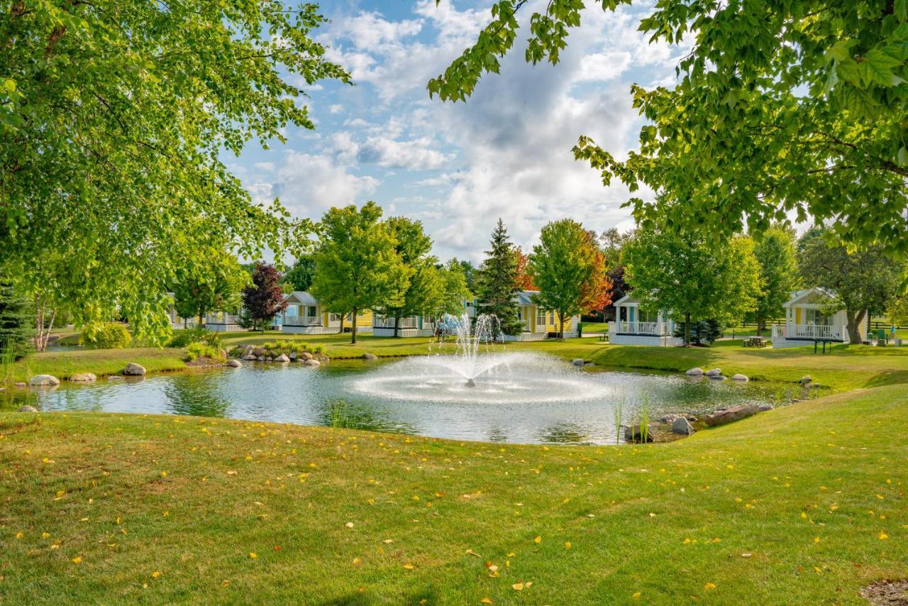 Sun Outdoors Petoskey Bay Harbor Hotel Ngoại thất bức ảnh